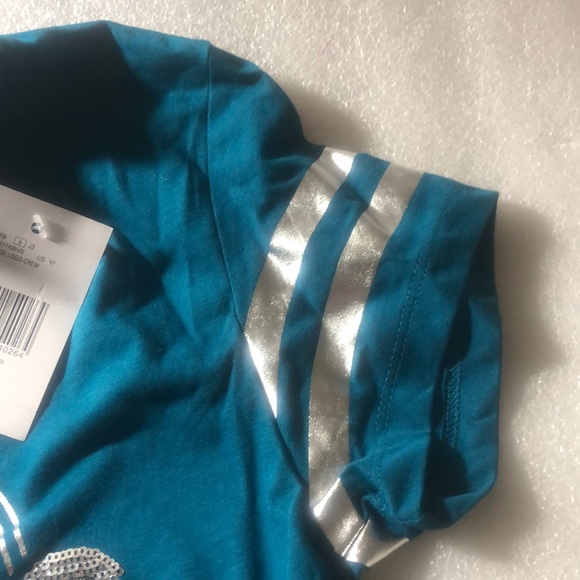 Guess small t shirts. -Color Dark Lagoon - Picture 9 of 12